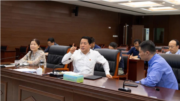 省生態(tài)環(huán)境廳黨組書 記、廳長王仲田在線督導檢查全省重點領(lǐng)域污染排放監(jiān)管情況